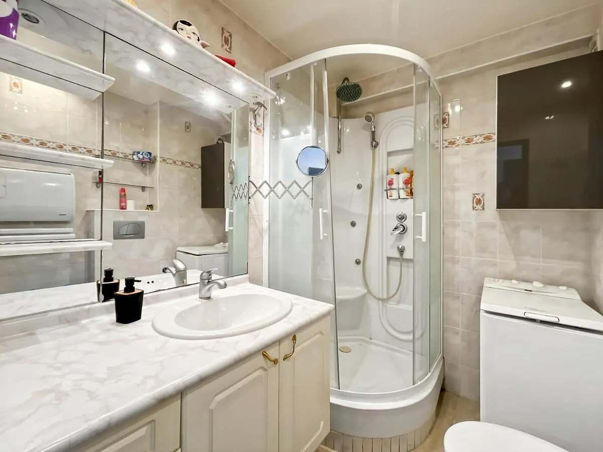 Apartment Studio Front De Mer Antibes France